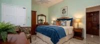 Dela De-Rose Guest House Negril Jamaica - parking
