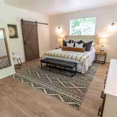 Booking Fall Now! Gorgeous View Home, Beach and ODT + Hot Tub + Dog Friendly Rooms