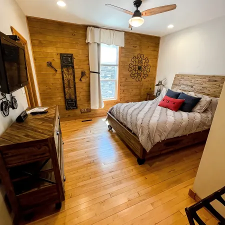 Lakeview Loft