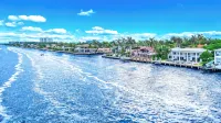Waterfront Gem! Heated Pool+HotTub! Close 2 Beach! - 4-Sterne