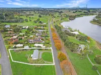 Gorgeous two bedroom home with lake views! - 3-Sterne