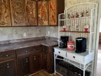 Perfect Getaway for All Occasions.  1200sq ft. Sleeps 8. Country Atmosphere - WiFi