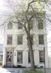Private Ground Level 2BR Condo - 4-نجوم