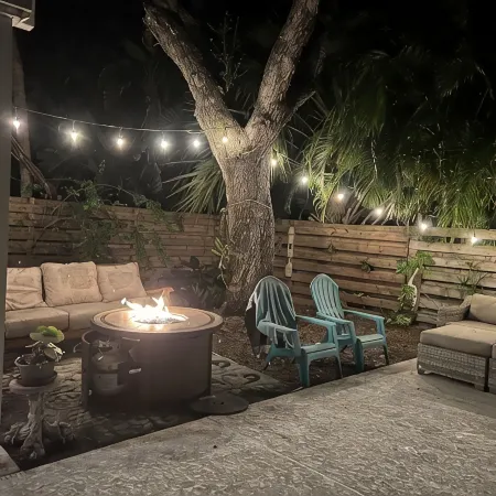 Nicely Updated heated Pool Home Near Private Beach