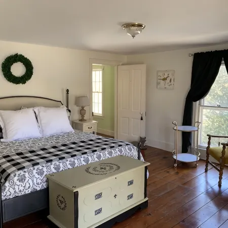 The Manse at Warm Springs - 5 bdrm, pet friendly, 1 mi from Warm Springs Pools Hotels in Bath County
