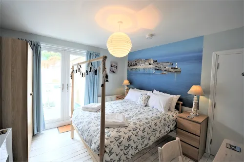Gull Rock is a Frontline House above Porthmeor Beach,  with Amazing Sea Views - Balkoner