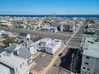 Family Fun!! 2 Blocks to Famous Boardwalk & Beach. 3Br/2Fb. 4 Adults + Kids - Boutique