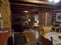 The White Buffalo rustic cabin located in the middle of West Yellowstone, MT - Alppimaja
