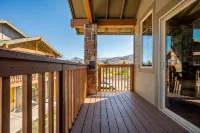 Comfy & Convenient with View of Olympic Park - 4-Star
