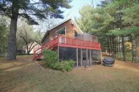 Cozy Cabin in the Woods on Big Trade Lake with Sauna and All Natural Cold Plunge - Feriehus