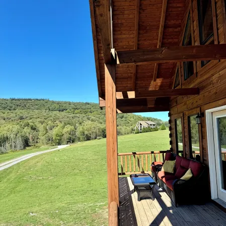 Authentic Hemlock Log Cabin 4 Bedroom Ski Chalet On Lake And Next To Ski Slopes