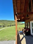 Authentic Hemlock Log Cabin 4 Bedroom Ski Chalet On Lake And Next To Ski Slopes - 4 étoiles