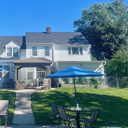 Spacious 5-bedroom Allouez Home - 6 min drive to Lambeau