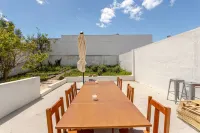 5-bedroom beach house ideal for groups 5 min walk from Carcavelos beach - ブティック