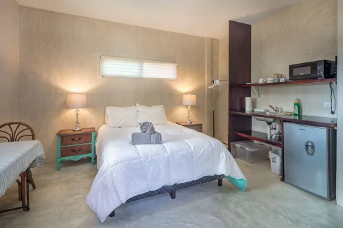 Studio: fast internet, kitchenette, walk to beach - 3-Star