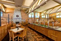 The Portlander Inn and Marketplace - Barer