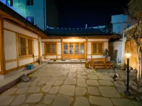 Daegu Hanok Guest House An Pension - 膳食民宿