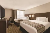 Country Inn & Suites by Radisson, Fergus Falls, MN - Pysäköinti