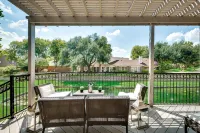 Sprawling Resort Oasis with Heated Pool Set up for Groups - Boutique