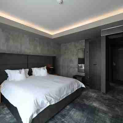 Aniroc Signature Hotel Rooms