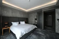 Aniroc Signature Hotel