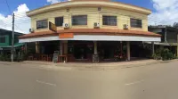 Oudomphone Guesthouse 2 Hotels near Wat Chomkao Manilat