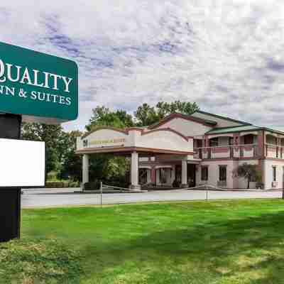 Quality Inn & Suites Quakertown-Allentown Hotel Exterior