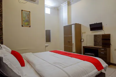 RedDoorz @ Jalan Pattimura Palu Hotels in South Palu