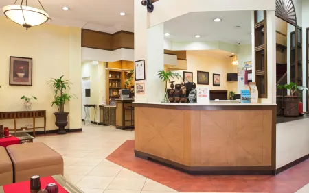 White Knight Hotel Intramuros Отели рядом с достопримечательностью «Университет Лисеум оф Филиппины»