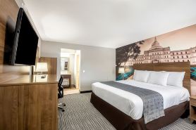 Clarion Pointe East Lansing University Area