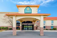 La Quinta Inn by Wyndham West Long Branch/NJ Shore Area 레드뱅크 기차역 주변 호텔