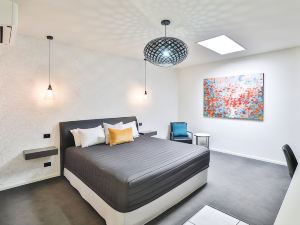 Indulge Apartments - CBD