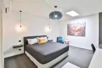 Indulge Apartments - CBD Hotel in zona Putt Putt Family Fun Centre