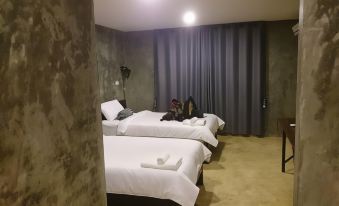 Come Moon Loft Hotel