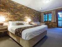 Montville Mountain Inn Hotels in Mapleton