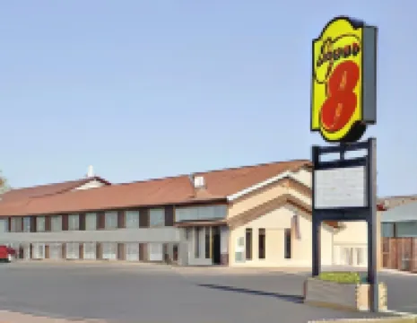 Super 8 by Wyndham Huron