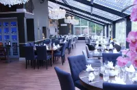 Kings Hotel Hotels in Moulton