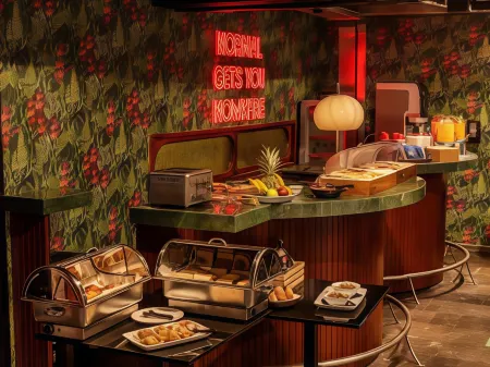 Dave Red Athens, a Member of Brown Hotels