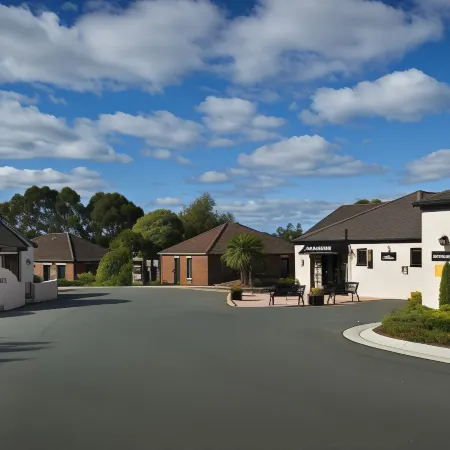 Country Club Villas
