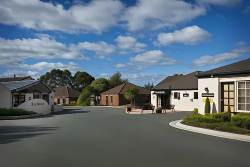 Country Club Villas Hotels in Longford