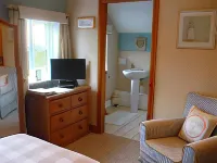 White Cottage Bed and Breakfast Hotels in Himley
