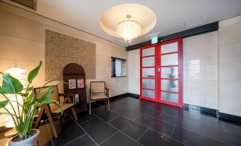 waltz hotel