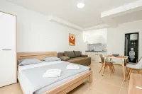 Apartments Milivojevic Hotels near Topolica City Beach