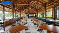 Jimmers Mountain Resort Hotel di Kecamatan Cisarua