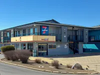 Super 7 Motel - 2-Star