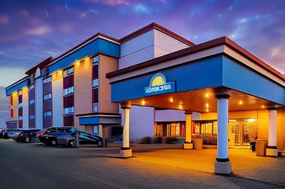 Days Inn & Conference Centre by Wyndham Camrose Norsemen Các khách sạn gần Walmart Supercentre