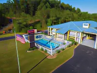 Grand Vista Hotel Hotels in Oneida