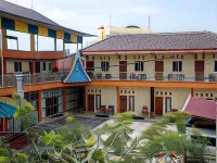 Penginapan Intan Bandara Hotel di Katapiang