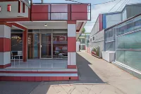 RedDoorz Plus near Alun Alun Kuningan Hotel dekat Balong Keramat Darmaloka Site