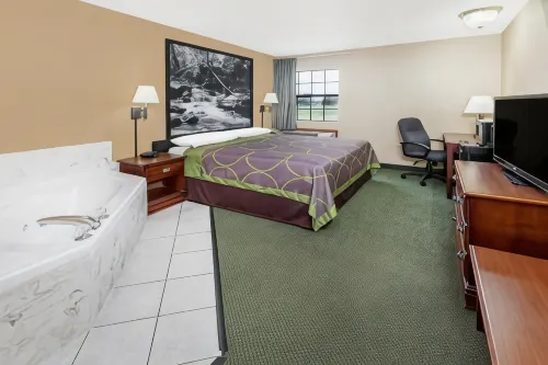 Super 8 by Wyndham Pine Bluff